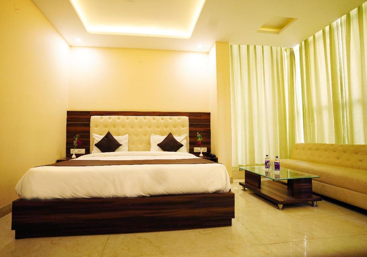 Hotel Haven Rishīkesh Екстериор снимка